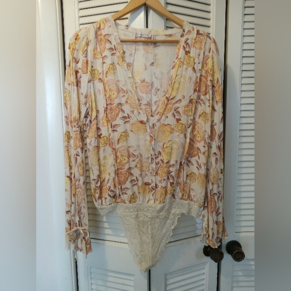 Intimately Free People Long Sleeve Floral Bodysuit  Size L NWT